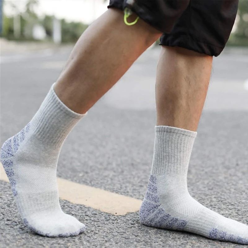 Running socks logo Running socks logo